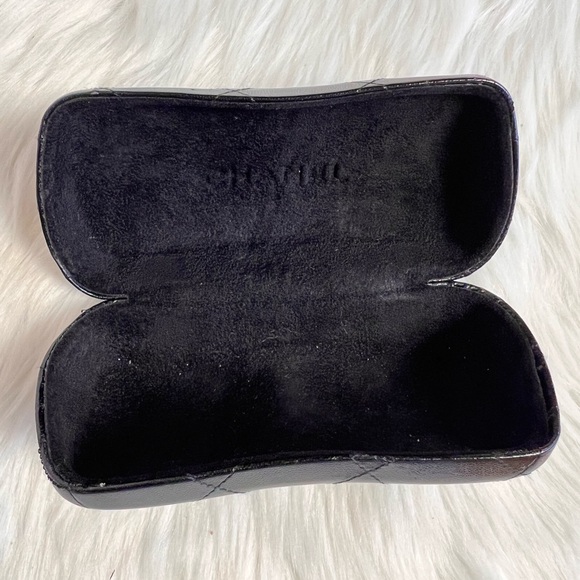 CHANEL Black Quilted Sunglasses Case - Picture 5 of 5